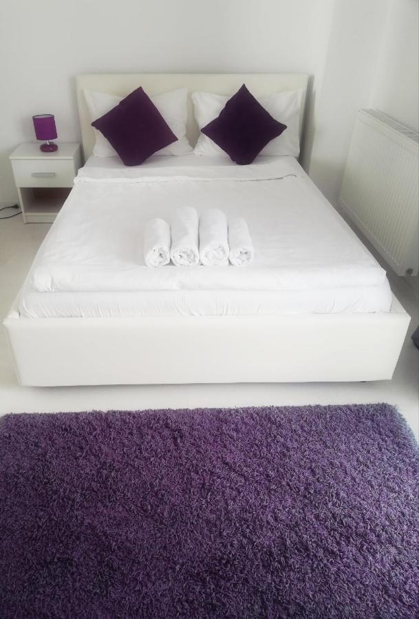 White Luxury Apartment Сібіу Екстер'єр фото