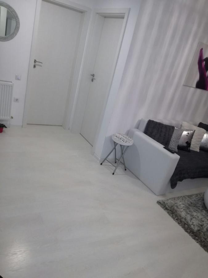 White Luxury Apartment Сібіу Екстер'єр фото