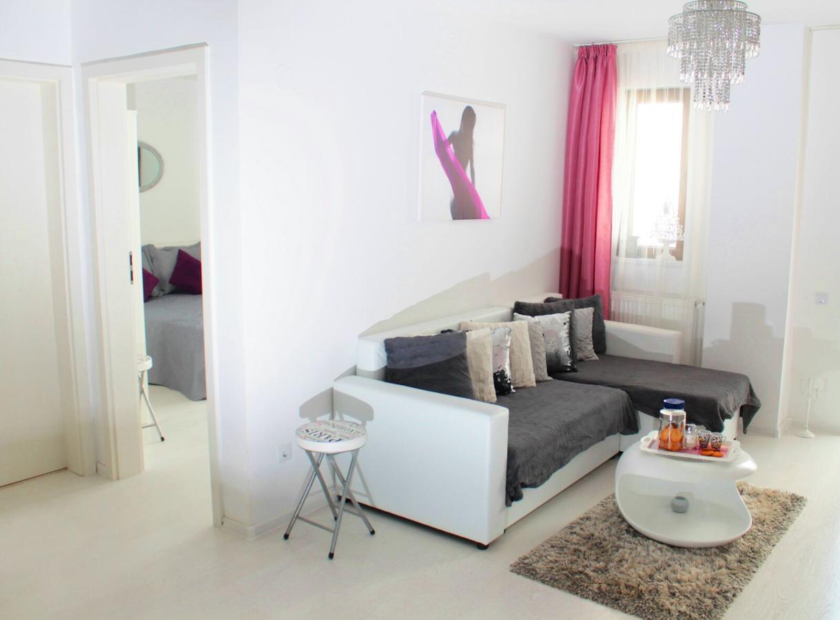 White Luxury Apartment Сібіу Екстер'єр фото